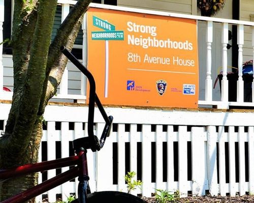 Strong Neighborhood House volunteer project