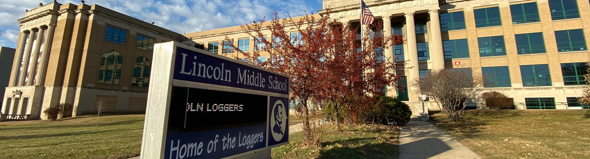 Picture of Lincoln Middle School in Rockford